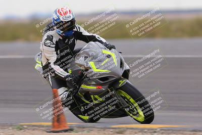 media/Jan-14-2023-SoCal Trackdays (Sat) [[497694156f]]/Turn 11 Inside (950am)/